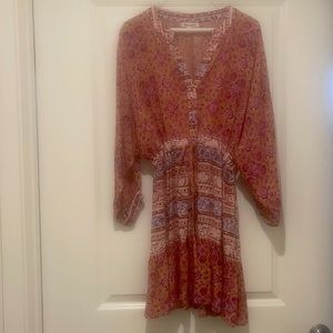 Billabong 3/4 sleeve dress. Ties at waist